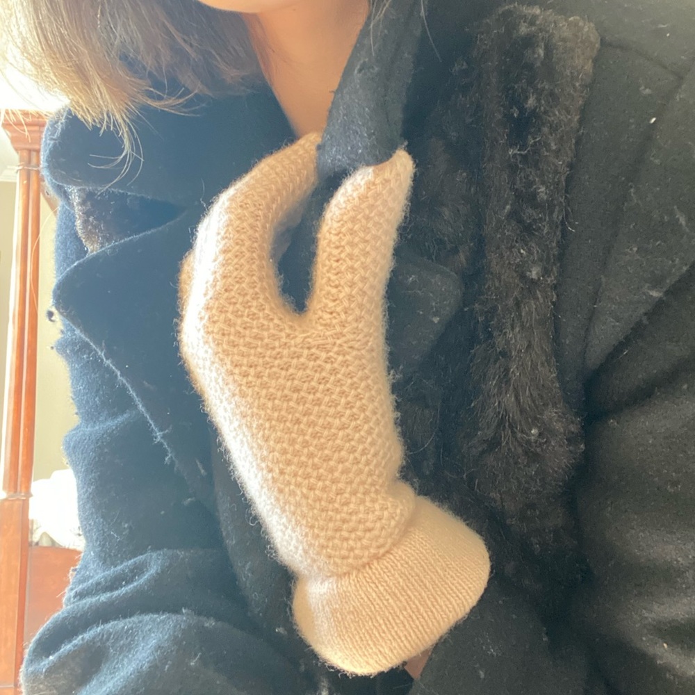 NWOT Portolano Women’s 100% Cashmere Gloves Chunky Knit Soft Pink
